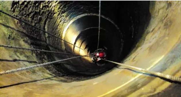 Până au venit pompierii, au salvat-o vecinii: de la 10 metri, din fântână