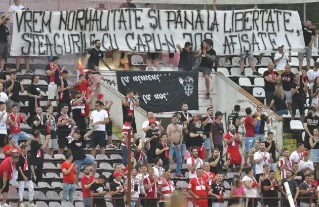 Fanii DDB nu sunt supăraţi după înfrângere şi susţin moral echipa