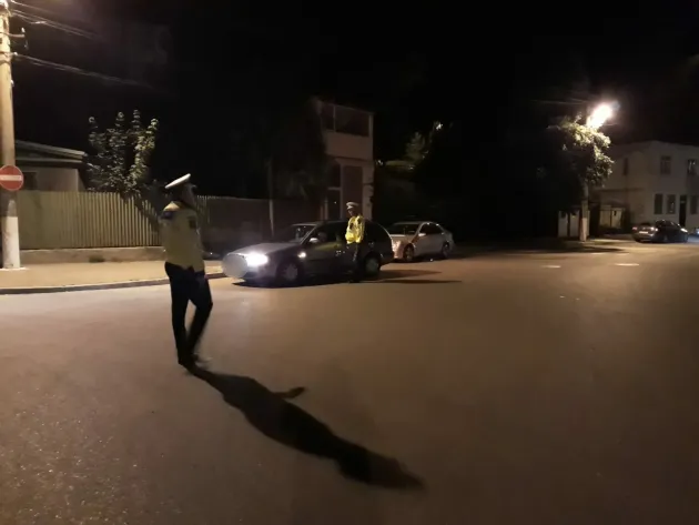 Zărneşti, 23 de ani, o „fantomă” beată în noapte