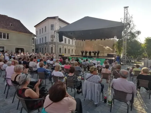 Un altfel de flashmob, joi, al artiştilor de la Filarmonica Braşov