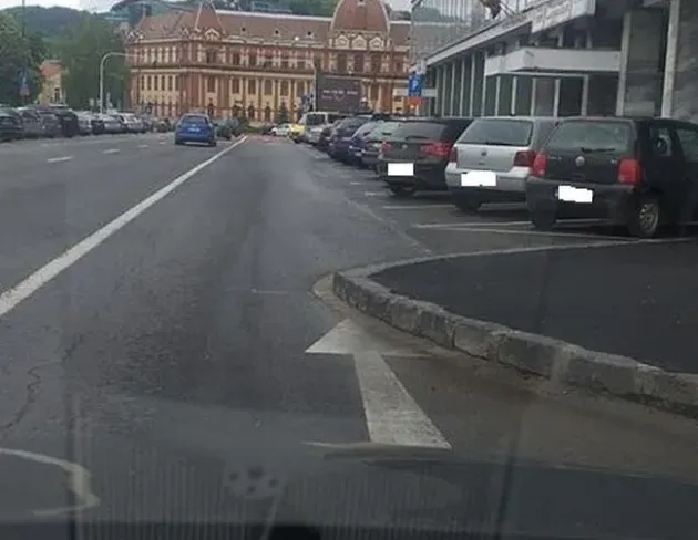 Drogaţi, unul pe Eroilor, altul pe Cuza