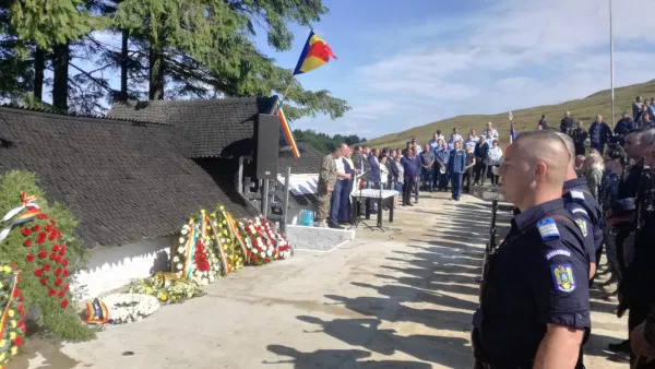 Al 99-lea onor: Peste 500 de oameni din judeţele Braşov şi Prahova s-au adunat şi în acest an la Tabla Buţii