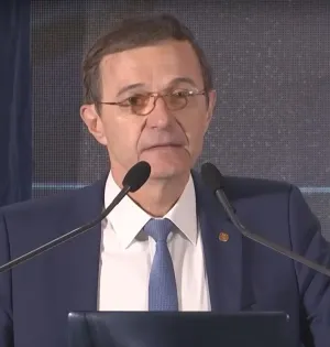 „Dacă crede cineva că fetele minore nasc pentru că nu învaţă la şcoală nimic despre sex se înşală amarnic”