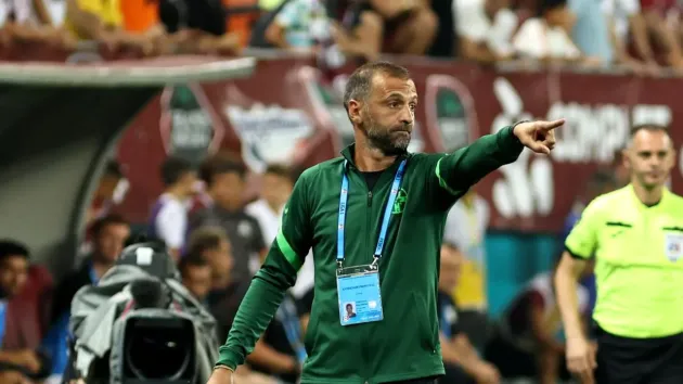 Dacă vine Edi, Dinu merge la echipa a doua