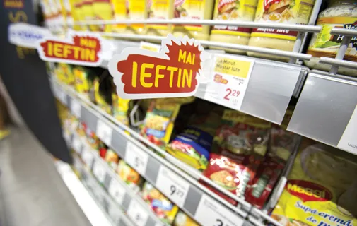 Comercianţii vor trebui să afişeze la raft, pe lângă reducere, cel mai mic preţ al produsului în ultimele 30 de zile  