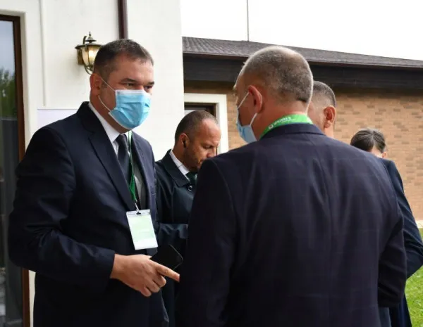 Loteria de Vaccinare începe pe 1 octombrie. Până în 31 decembrie vor avea loc 19 extrageri, iar fiecare român vaccinat are 4 şanse de câştig