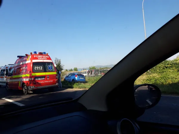 Trei oameni la spital, după un nou accident pe Şoseaua Cristianului
