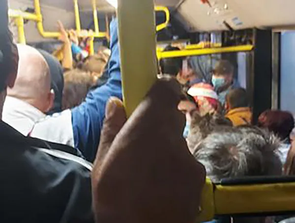 Valul 4, prins la înghesuială în autobuzul de Sânpetru