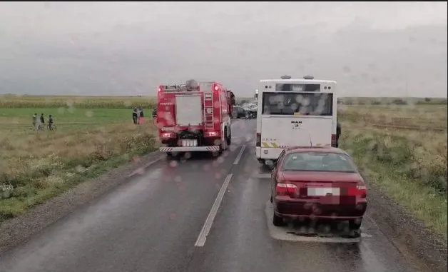 Accident cu doi răniţi, între Braşov şi Tărlungeni
