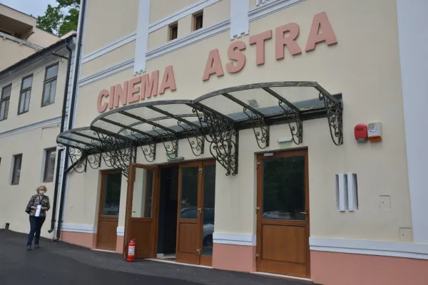 Alpin Film Festival dă lacătul jos de pe uşile Cinematografului Astra
