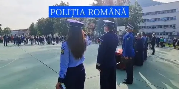 Poliţiştii, alături de cei mici la începerea şcolii