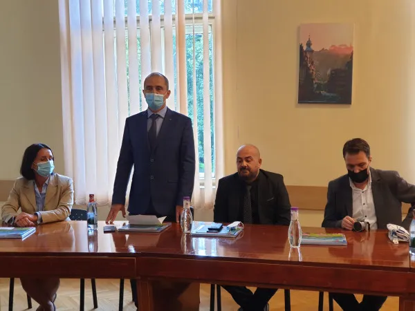 Turkish Airlines a tatonat terenul pentru cursele aeriene destinate turiştilor care ajung la Braşov