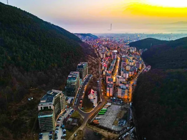 17 apartamente sociale din Tâmpa Gardens aşteaptă după „disponibilitatea” muncitorilor de la RIAL