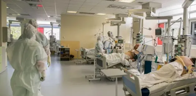 5 paturi ATI libere în Brașov, pentru pacienții COVID-19