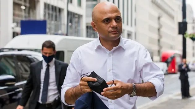 Guvernul britanic renunţă la paşaportul de vaccinare