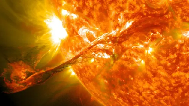 Cum ar putea o furtună solară să provoace apocalipsa internetului şi a lumii moderne