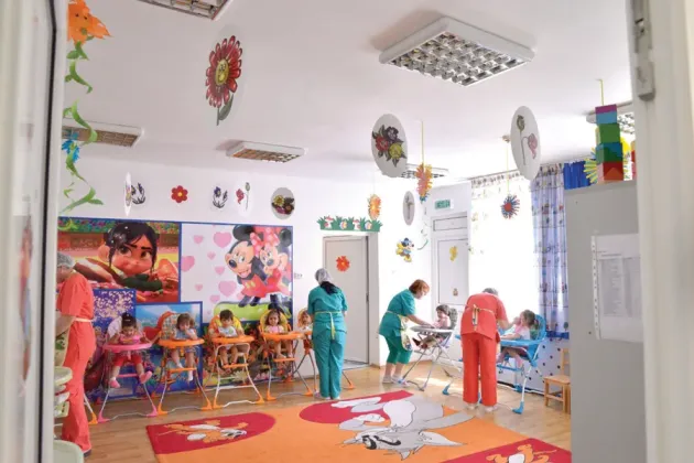 Doar 44 de braşoveni au cerut „banii de creşă”: 525 de lei pentru că nu au găsit loc la stat pentru copil
