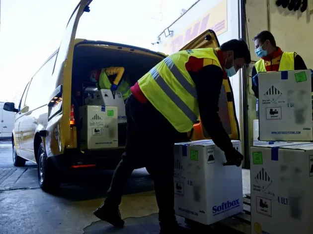 Peste 200.000 de doze de la Johnson&Johnson ajung azi în România