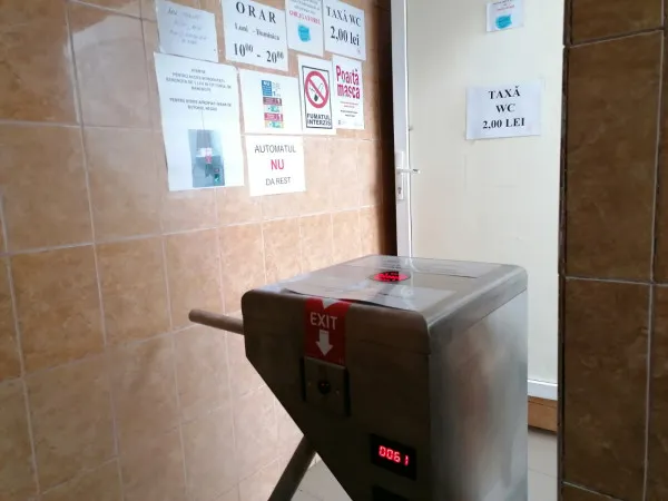 La toaletă, ca la meci