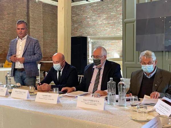 Primarul din Cristian, noul președinte al Asociației Comunelor din România – Filiala Brașov. Gicu Cojocaru preia mandatul de la primarul Hălchiului, Ioan Gârbacea