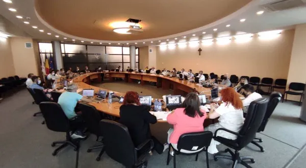 Organigrama Primăriei Braşov intră la al 3-lea vot. Cu mici compromisuri „pentru opoziție”