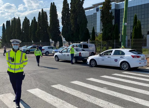 Două zile de razie la Braşov: 15 taximetrişti au rămas fără maşini. Primul control care i-a vizat şi pe „uber-işti”