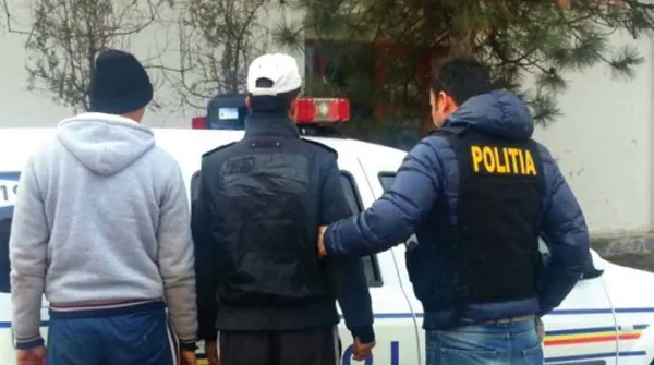Angajaţi la „Apa”, erau hoţi de la Alba:  Prinşi la Braşov, imediat ce au ieşit pe uşa unui „client”