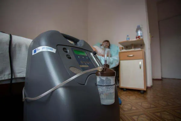 „Tratamentul la părerolog” face ravagii pe Facebook: cum au ajuns oamenii să se otrăvească cu oxigen, acasă