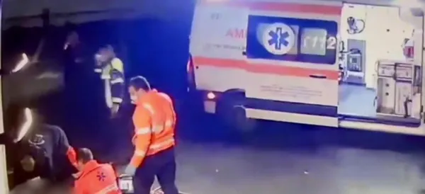 „Castrat” pe Maniu: L-a tăiat de mai multe ori în zona inghinală şi apoi a fugit. Totul cu martori, care au chemat Poliţia