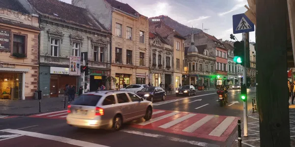De ce e bine să circulaţi cu 30km/h, luaţi aminte de la Coliban. Următorul pas, străzi doar pentru „maşini de domiciliu”