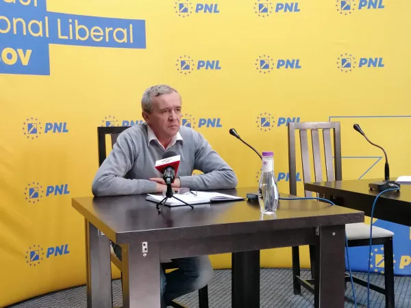 Comuna Şercaia şi-a făcut propriul serviciu de salubritate. Taxa e de 8,74 lei/lună, dar oamenii încă îşi mai aruncă gunoaiele aiurea