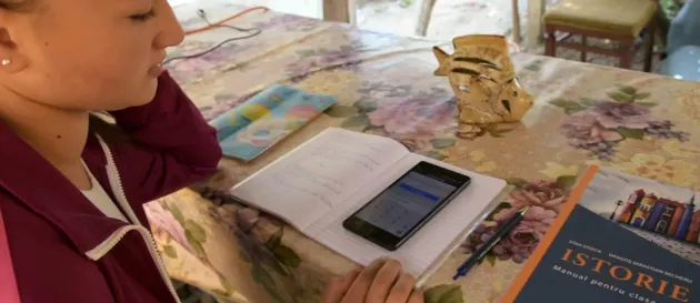 IŞJ Braşov: Peste 6.200 de elevi învaţă online, după ce au fost confirmate cazuri de Covid în clasele lor