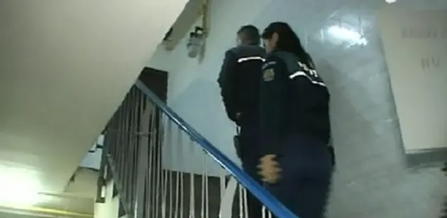 19 ani, criză de nervi la 5 dimineaţa. Speriat, tatăl a chemat Poliţia