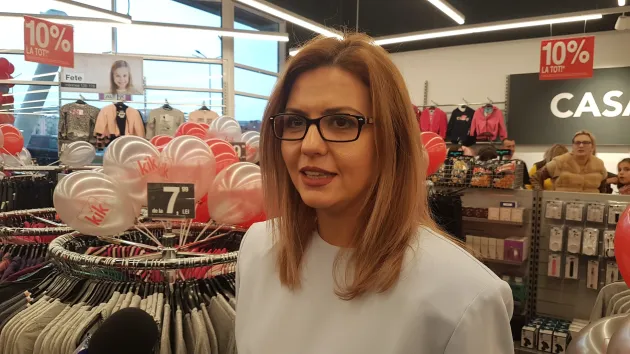 Kik în Auchan, şi la Braşov   