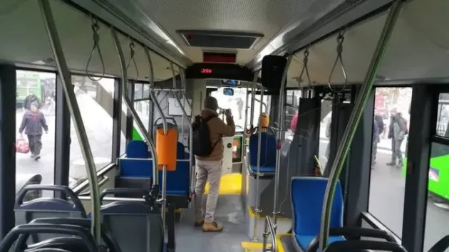 Studenţii din Budila şi Sânpetru au 100% gratuitate pe RATBV. Restul, 50%