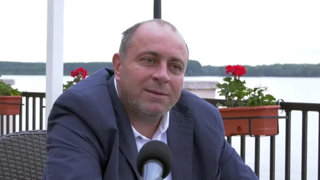 Vine, totuşi, Boloni?