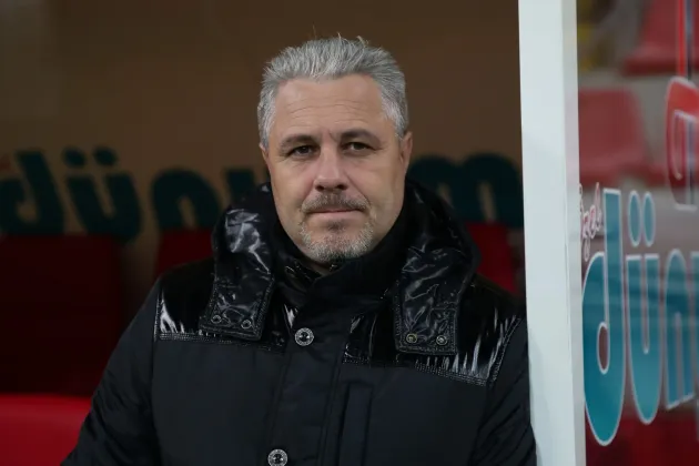  Marius Şumudică, „război” de la distanţă cu fostul său translator
