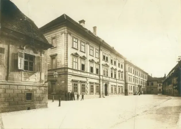 480 de ani de „Honterus”. Ce personalităţi s-au format la primul liceu din ţară, unde s-a inventat şi catalogul