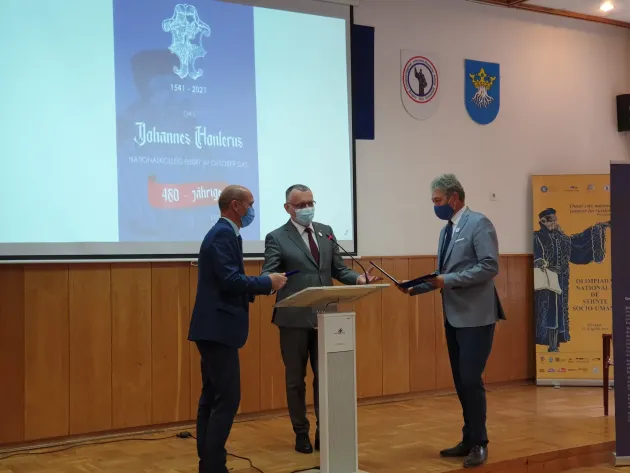 Federaţia părinţilor către ministrul Educaţiei: Închideţi şcolile la peste 6 la mie. Ce le-a răspuns oficialul, de la Braşov?