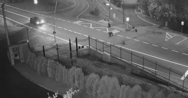 În timp ce tu dormeai: Ce filmează camerele de luat vederi ale braşovenilor cu vile pe Drumul Poienii