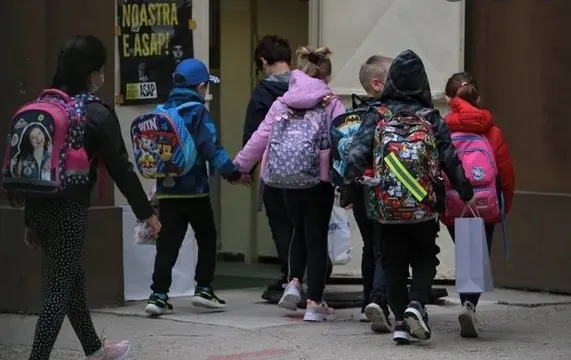 Ziua Educaţiei… fără educaţie. Mâine e liber de la şcoală
