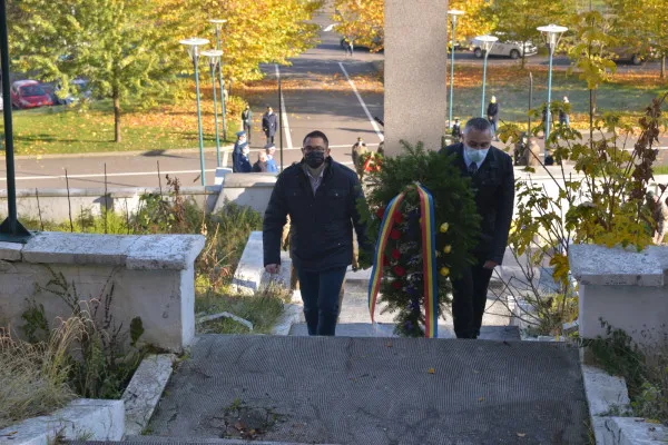 Ziua Armatei Române, marcată şi la Braşov printr-o ceremonie restrânsă