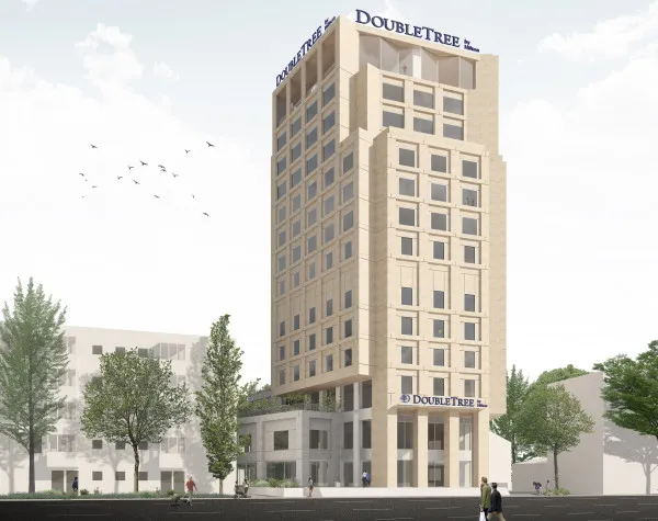 Încă un hotel fără parcare: Hilton, promovat ca „mană cerească” pentru Braşov