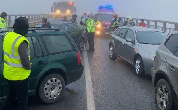 Accident cu 20 de maşini
