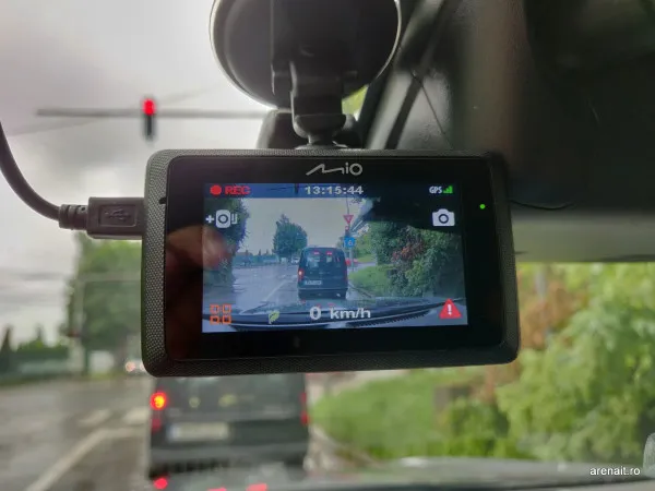 Filmat, amendat: Imaginile surprinse de camerele de bord ale maşinilor aflate în trafic ar putea deveni probe oficiale pentru Poliţie