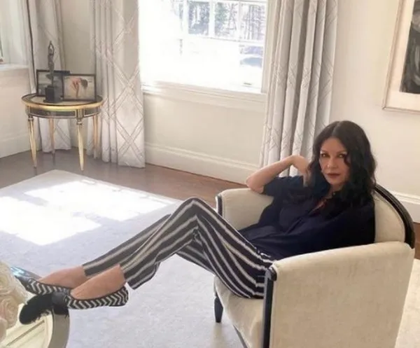 Catherine Zeta Jones, cazată la 300 de euro pe noapte, la Predeal