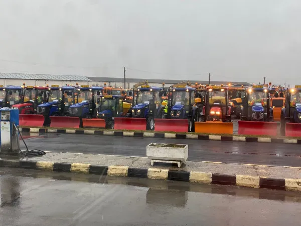 La Braşov poate să vină zăpada: Utilajele au fost ieri testate, muncitorii sunt în consemn, dar şi de noi depinde rânduiala din trafic