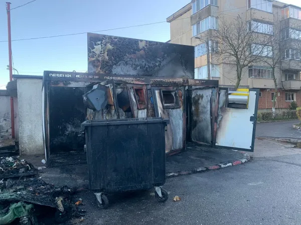 Un piroman umblă prin Săcele? O dată la două nopţi atacă