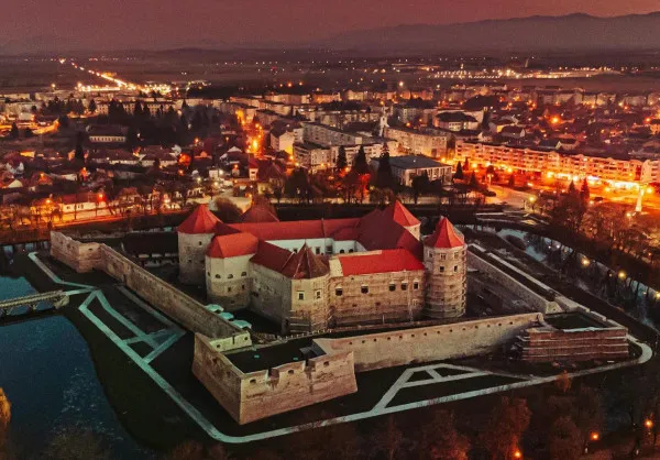 Făgăraşul, de la 118 metri: povestea fotografiilor care au făcut oraşul vedetă