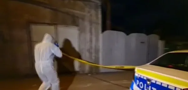 Bătaie ca-ntre cuţitari din clanuri mafiote, în centrul Braşovului. Erau tată şi fiu